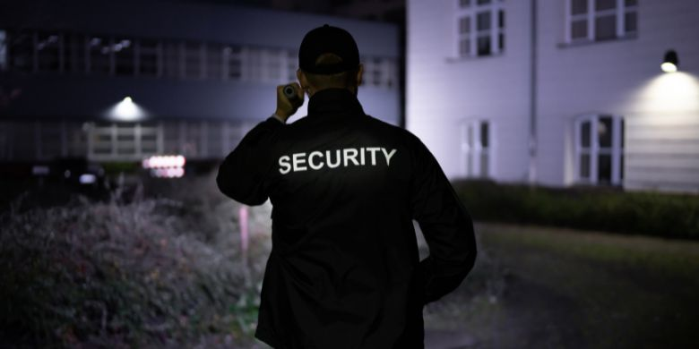 5 Ways Familiar Residential Security Guards Improve Security in Communities